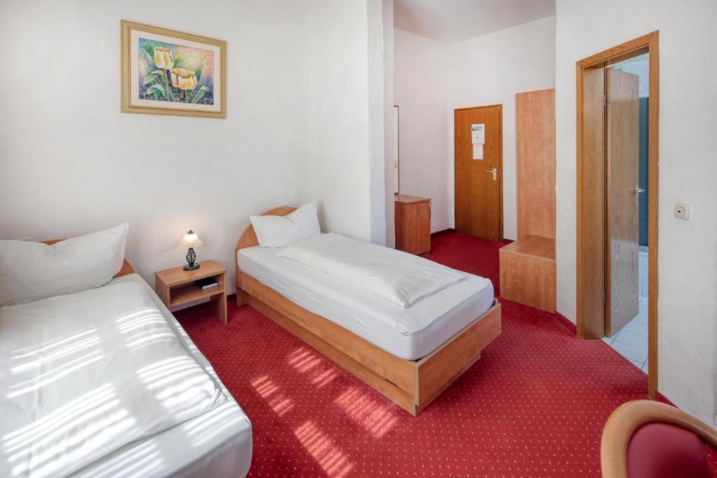 Hotel Restaurant Mathildenhof Пульхайм Номер фото
